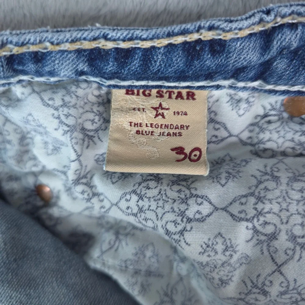 Big Star Bermuda Shorts Women 30 (32x15.5) Distressed Sweet Ultra Low Rise Y2K